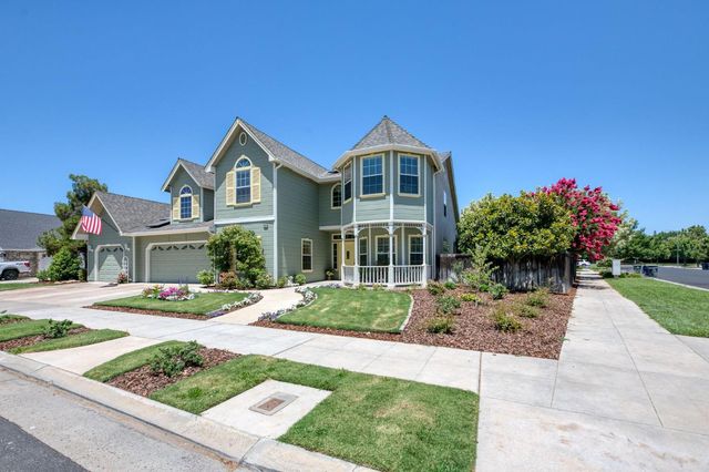 377 Moody Avenue, Clovis, CA 93619