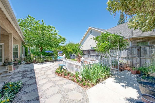 377 Moody Avenue, Clovis, CA 93619