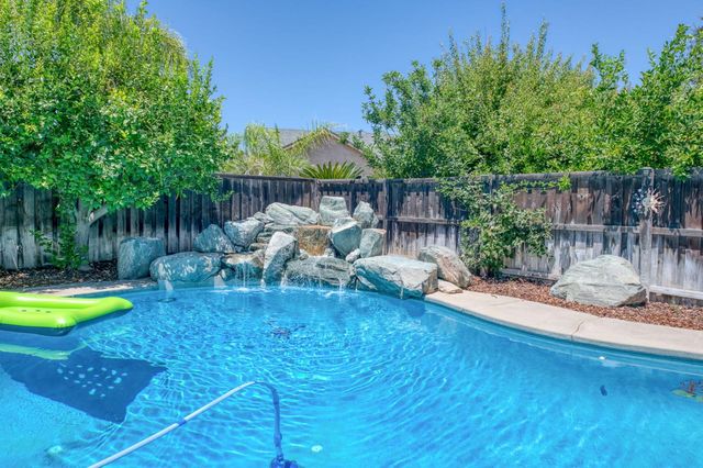 377 Moody Avenue, Clovis, CA 93619