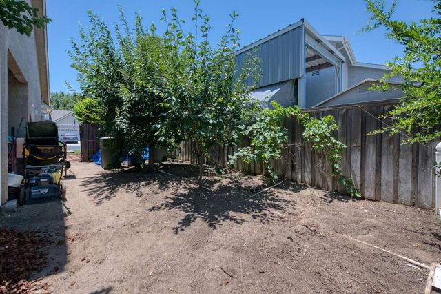 377 Moody Avenue, Clovis, CA 93619