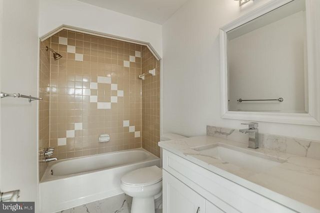 2866 YARN CT, Falls Church, VA 22042