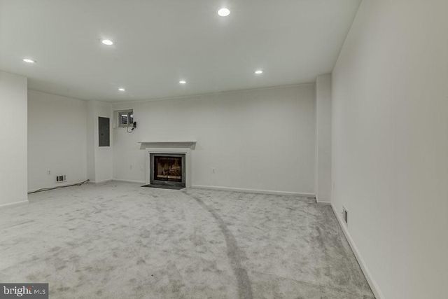 2866 YARN CT, Falls Church, VA 22042