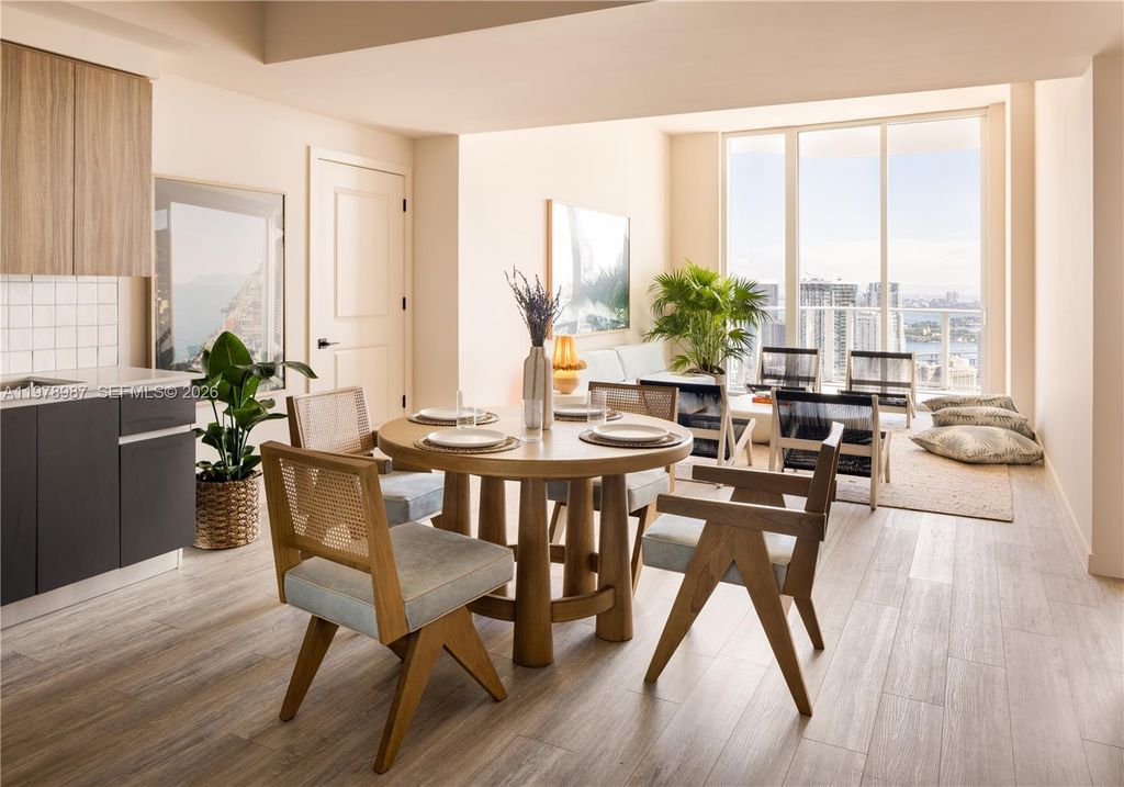 275 SW 6th St 2007, Miami, FL 33130