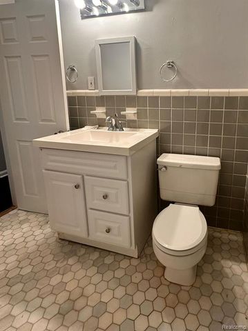 505 Gardendale Street, Ferndale, MI 48220