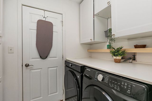 614 N Hough Street A, Barrington, IL 60010