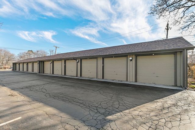 614 N Hough Street A, Barrington, IL 60010