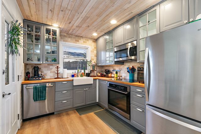 614 N Hough Street A, Barrington, IL 60010