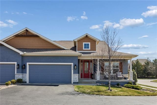 11710 S Deer Run Street 3, Olathe, KS 66061