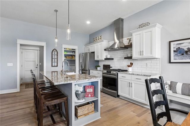 11710 S Deer Run Street 3, Olathe, KS 66061