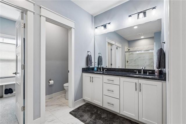 11710 S Deer Run Street 3, Olathe, KS 66061