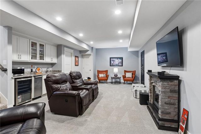 11710 S Deer Run Street 3, Olathe, KS 66061