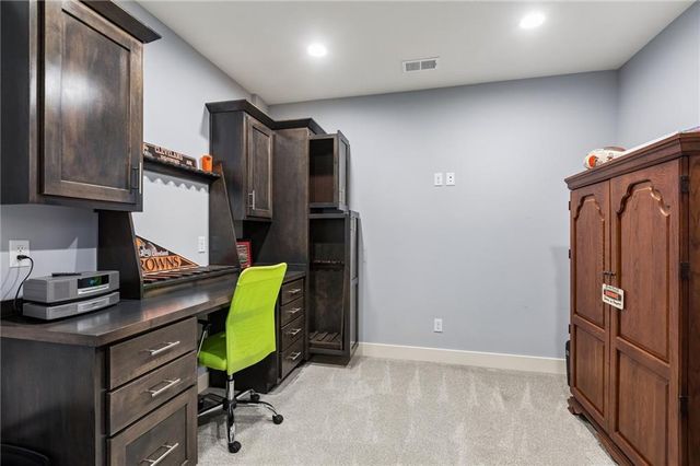 11710 S Deer Run Street 3, Olathe, KS 66061