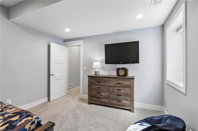 11710 S Deer Run Street 3, Olathe, KS 66061