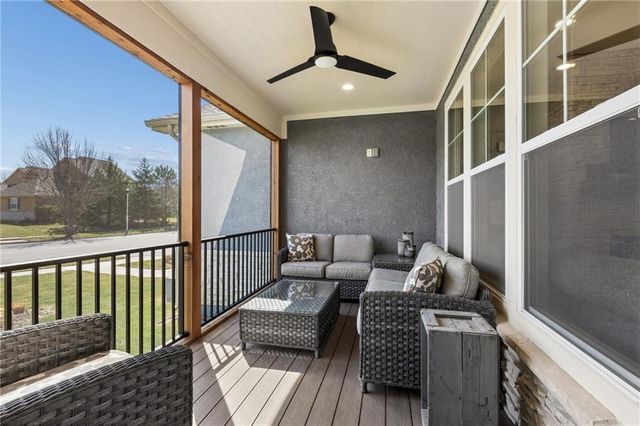 11710 S Deer Run Street 3, Olathe, KS 66061