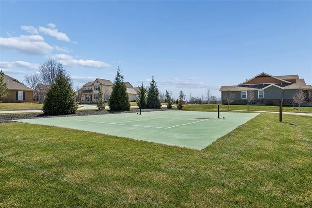 11710 S Deer Run Street 3, Olathe, KS 66061