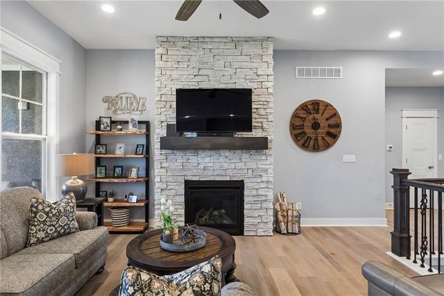 11710 S Deer Run Street 3, Olathe, KS 66061