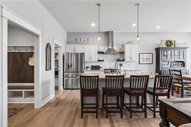 11710 S Deer Run Street 3, Olathe, KS 66061