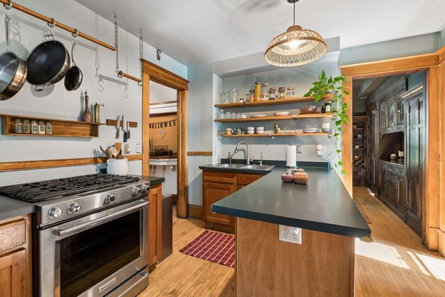 2121 E 22nd Street, Minneapolis, MN 55404