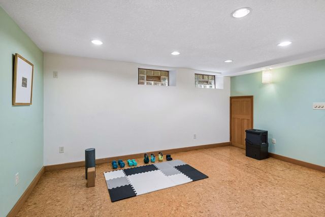2121 E 22nd Street, Minneapolis, MN 55404