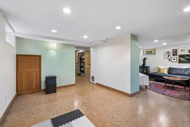 2121 E 22nd Street, Minneapolis, MN 55404