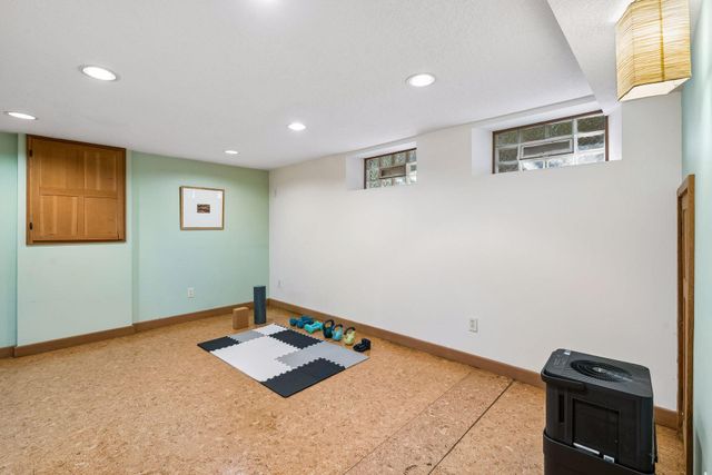 2121 E 22nd Street, Minneapolis, MN 55404