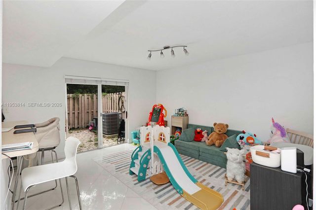 10921 NW 88th Ter 1303, Doral, FL 33178