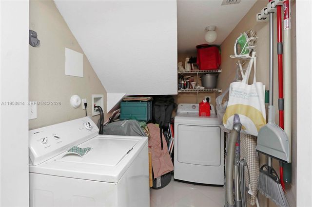 10921 NW 88th Ter 1303, Doral, FL 33178