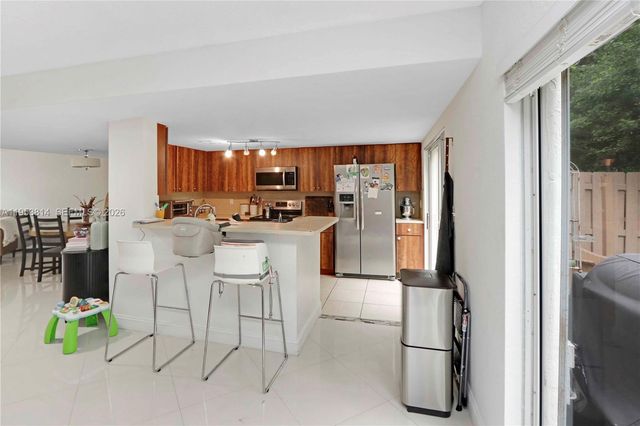 10921 NW 88th Ter 1303, Doral, FL 33178