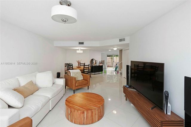 10921 NW 88th Ter 1303, Doral, FL 33178