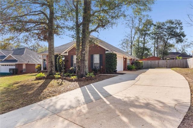 9221 Champion N Circle, Mobile, AL 36695