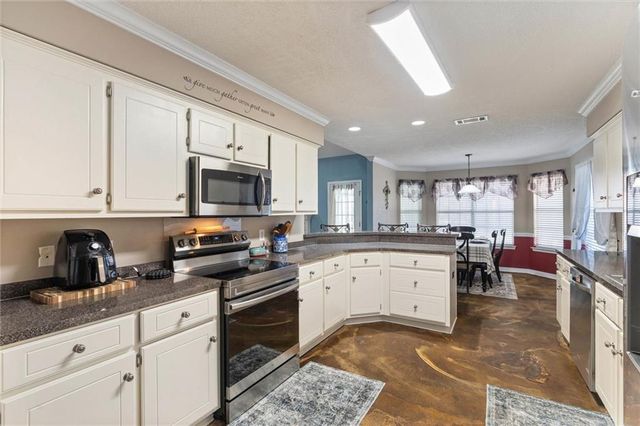 9221 Champion N Circle, Mobile, AL 36695