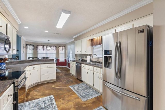 9221 Champion N Circle, Mobile, AL 36695