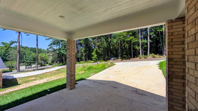 20428 High Point Dr, Flint, TX 75762