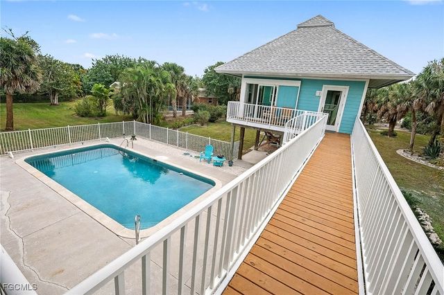 400 Rabbit RD, Sanibel, FL 33957