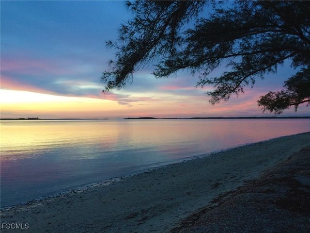 400 Rabbit RD, Sanibel, FL 33957
