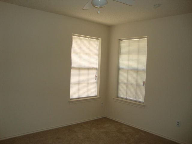 1007 Black Locust DR, Pflugerville, TX 78660