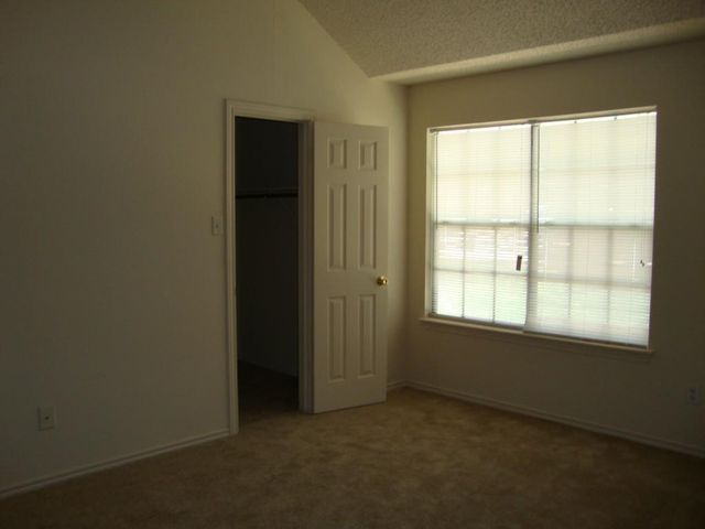 1007 Black Locust DR, Pflugerville, TX 78660