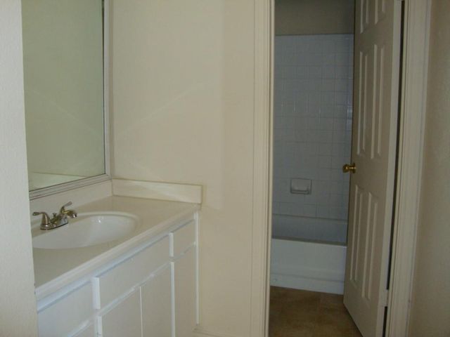 1007 Black Locust DR, Pflugerville, TX 78660