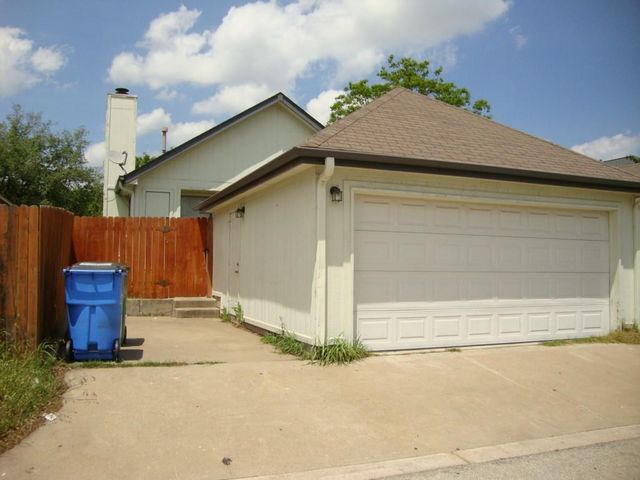 1007 Black Locust DR, Pflugerville, TX 78660