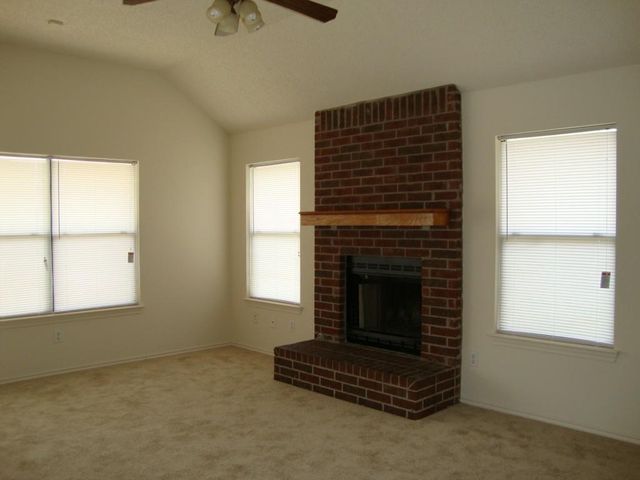 1007 Black Locust DR, Pflugerville, TX 78660