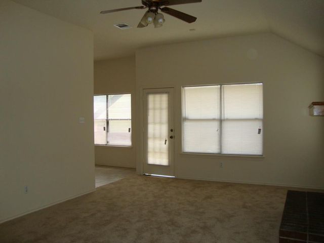 1007 Black Locust DR, Pflugerville, TX 78660