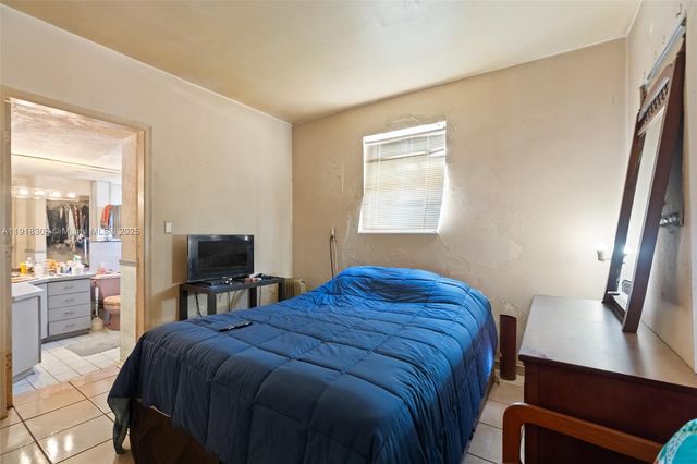 1260 NE 155th St, North Miami Beach, FL 33162