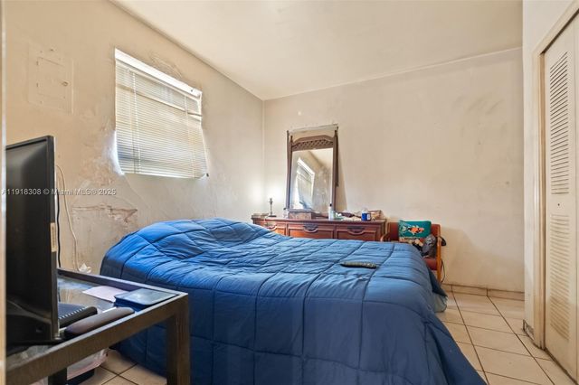 1260 NE 155th St, North Miami Beach, FL 33162