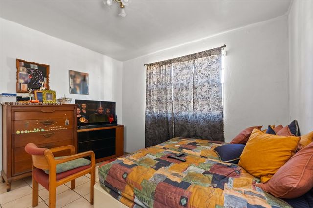 1260 NE 155th St, North Miami Beach, FL 33162