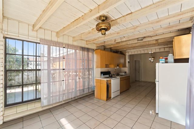 1260 NE 155th St, North Miami Beach, FL 33162