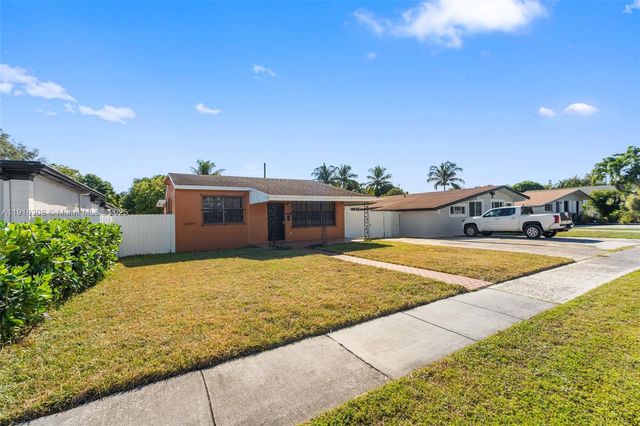 1260 NE 155th St, North Miami Beach, FL 33162