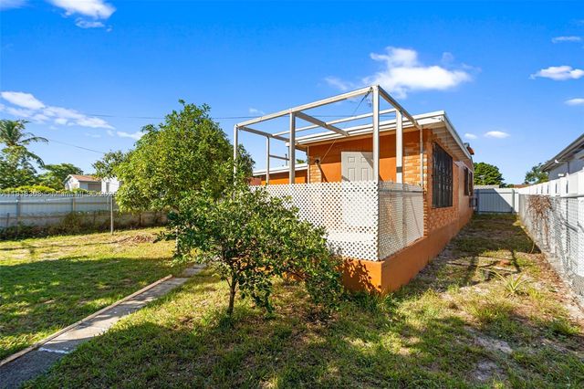 1260 NE 155th St, North Miami Beach, FL 33162