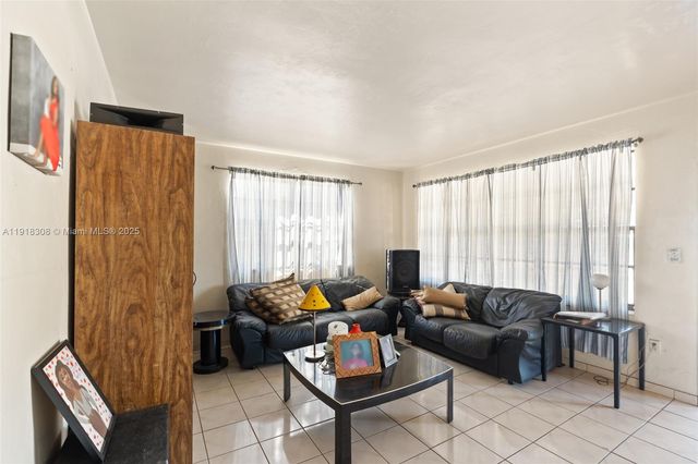 1260 NE 155th St, North Miami Beach, FL 33162