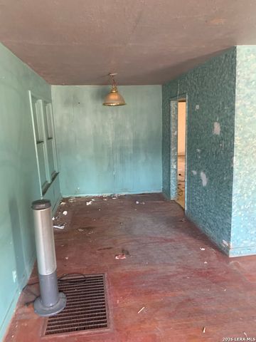 703 Royston, San Antonio, TX 78225