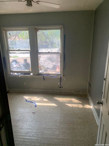 703 Royston, San Antonio, TX 78225